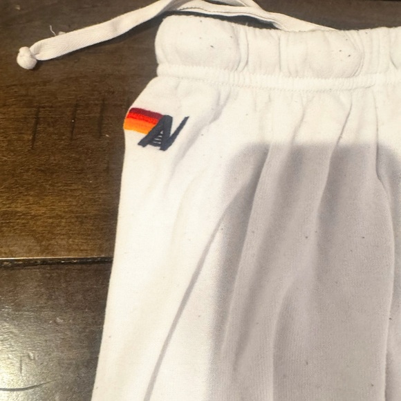 Aviator Nation Women’s Sweat Set
Zip up hoodie and matching sweat pants logo - Picture 4 of 12